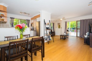 Immaculate Unit | Heart of CBD and walk to beach!