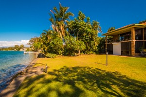 Absolute Waterfront – Currumbin Waters Creek!