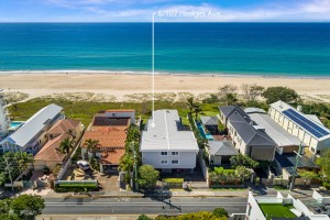 Absolute Beachfront Lifestyle – ‘Hedges Millionaires Row’