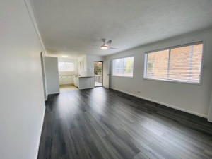 North facing immaculate Unit walk to Broadwater