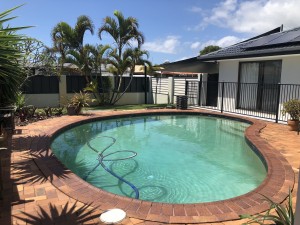 Family Home In Cul-de-sac with Pool
