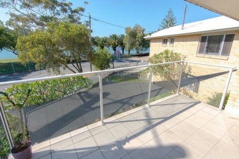 Waterfront Two Bedroom Unit – Walk to Beach and Cafes